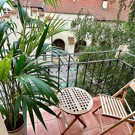 Apartment Siroka 14 Praag Buitenkant foto