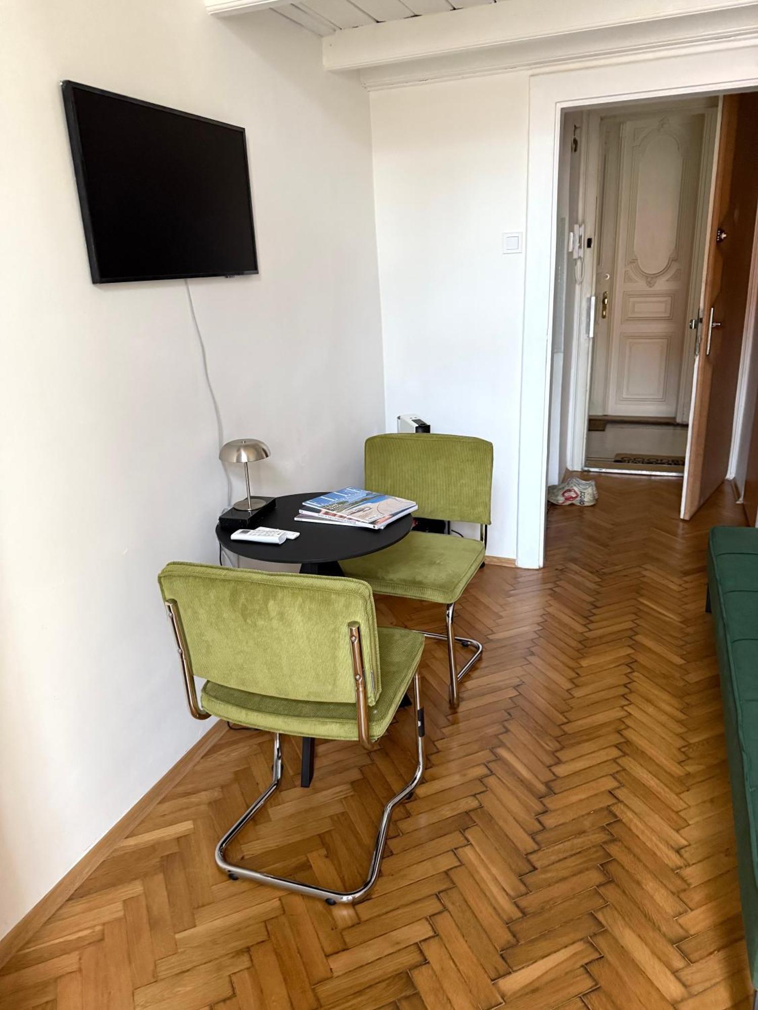 Apartment Siroka 14 Praag Buitenkant foto