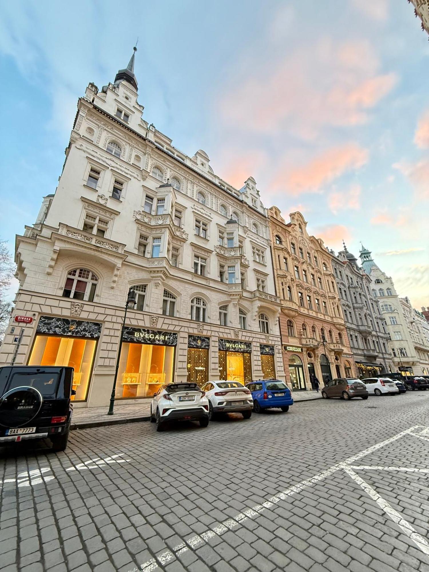 Apartment Siroka 14 Praag Buitenkant foto